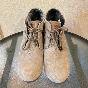 TOMS ankle boots. Size 8.5